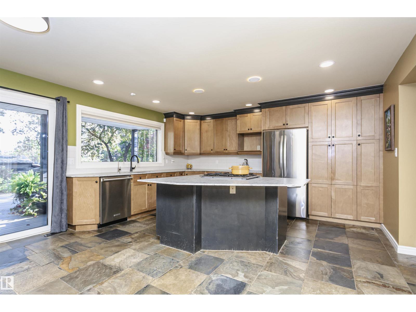 15104 42 Av Nw, Edmonton, Alberta  T6H 5L6 - Photo 11 - E4458582
