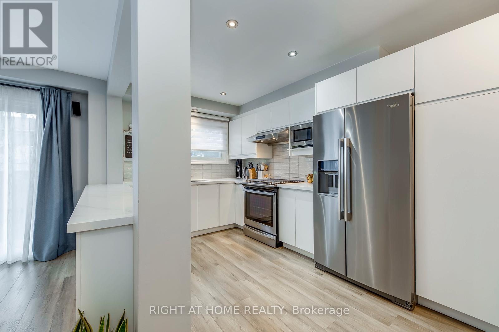 132 - 132 Ashton Crescent, Brampton (Central Park), Ontario  L6S 3J9 - Photo 13 - W12444718