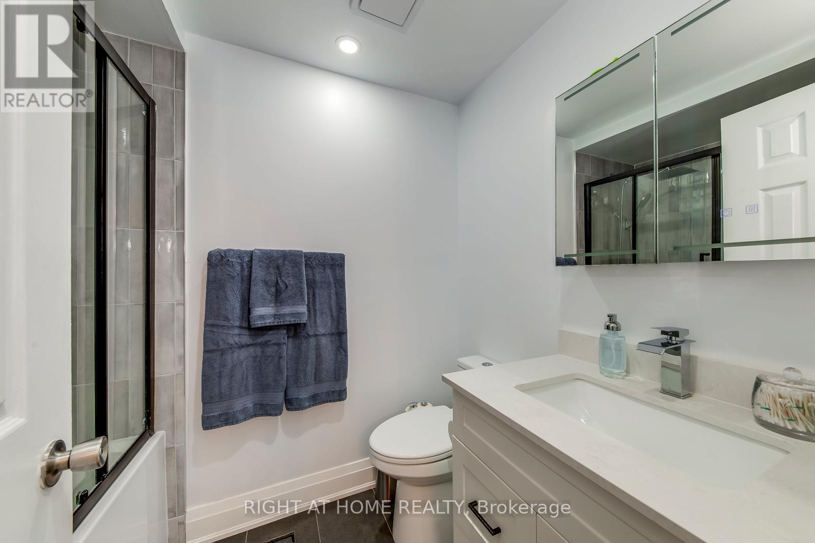 132 - 132 Ashton Crescent, Brampton (Central Park), Ontario  L6S 3J9 - Photo 32 - W12444718