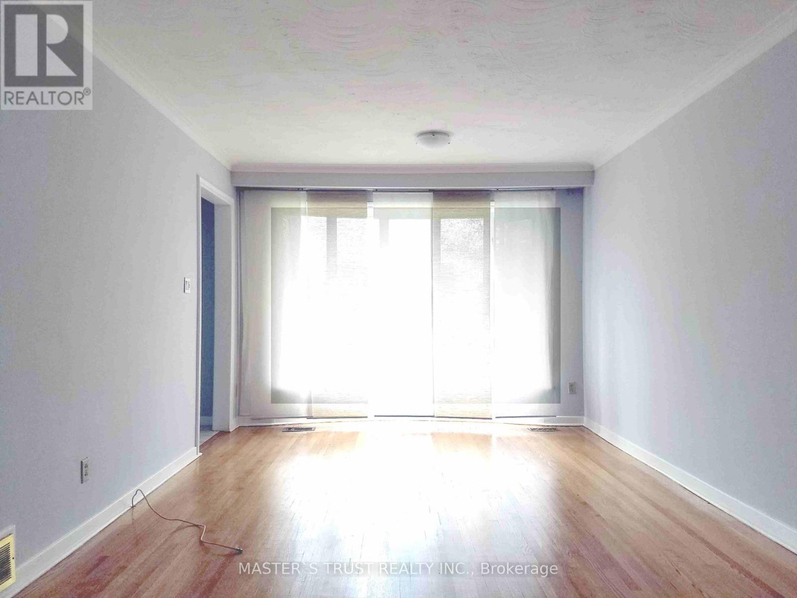 1316 Redbank Crescent, Oakville, Ontario  L6H 1Y5 - Photo 2 - W12444734