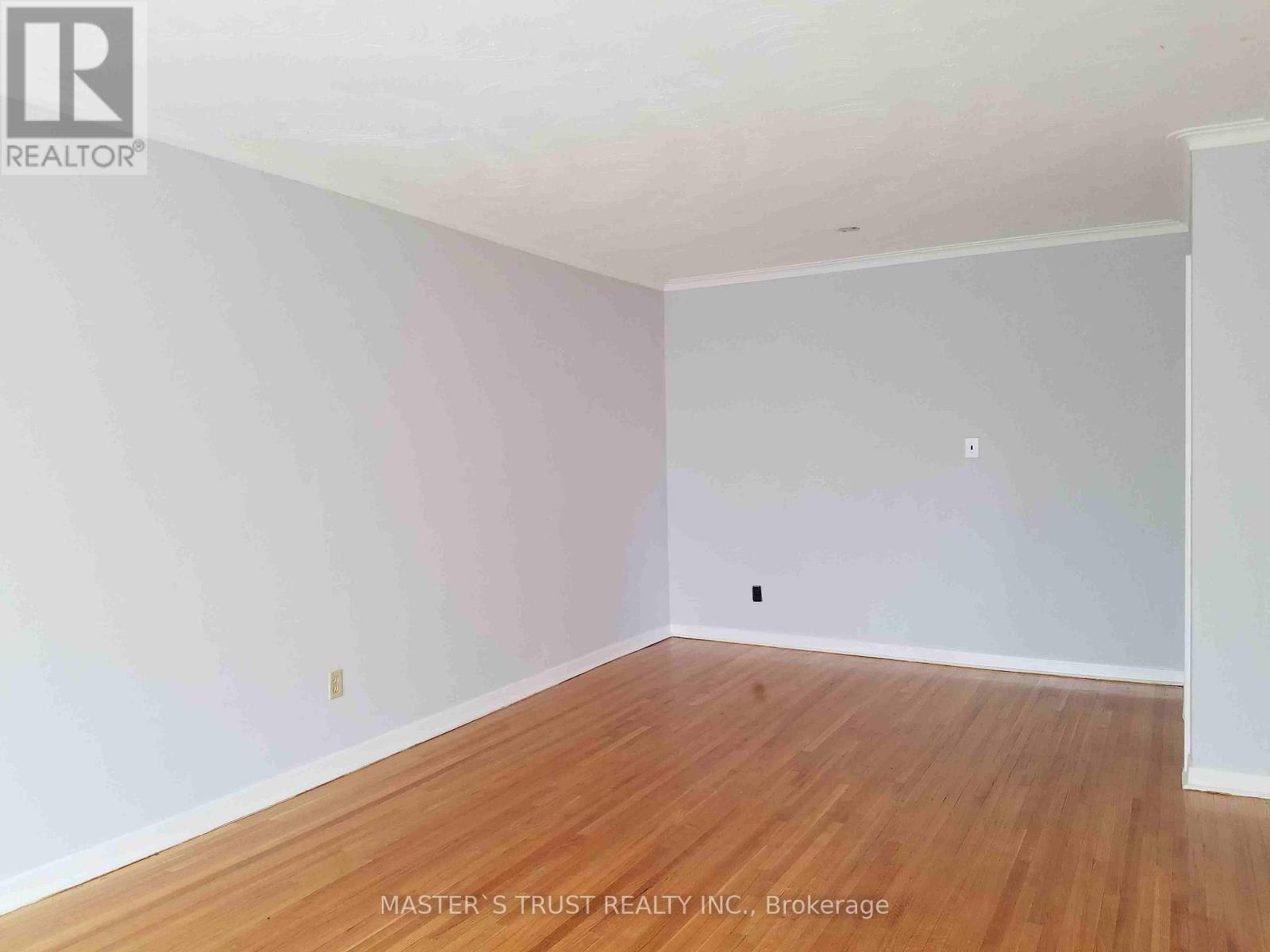 1316 Redbank Crescent, Oakville, Ontario  L6H 1Y5 - Photo 3 - W12444734