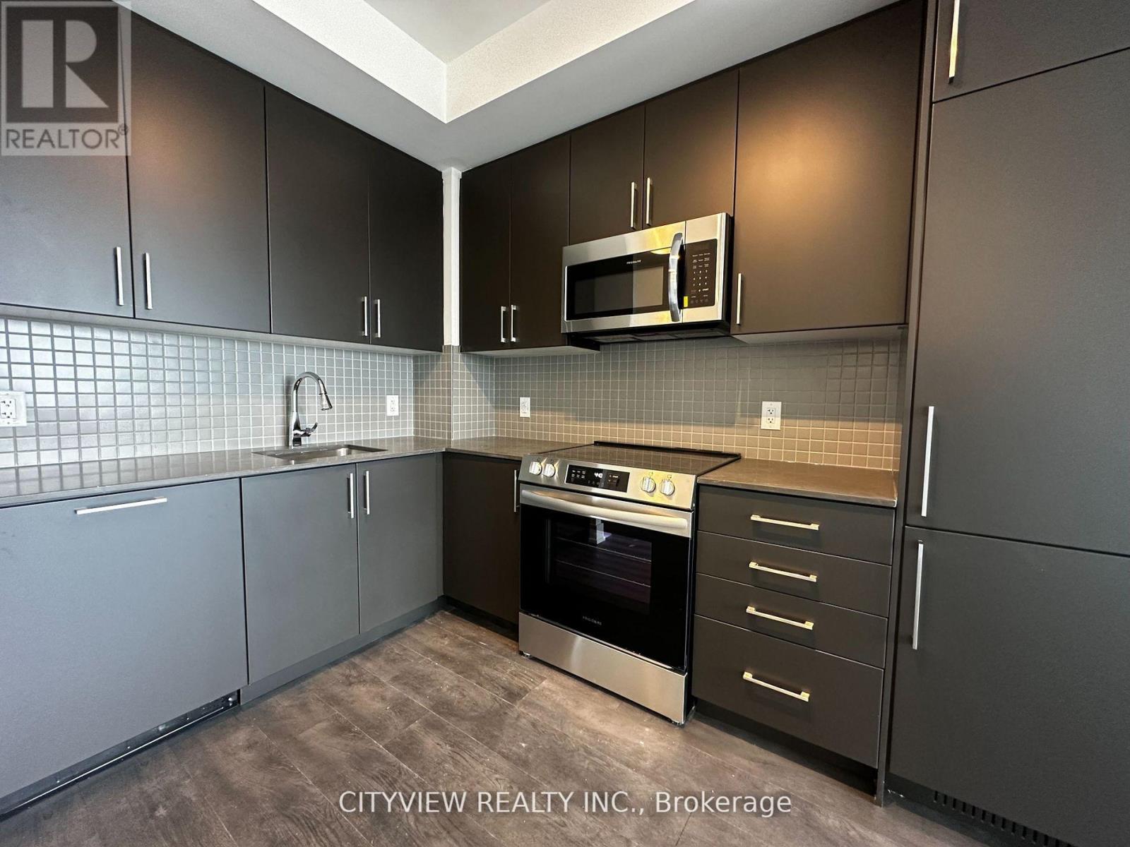 541 - 2450 Old Bronte Road, Oakville, Ontario  L6M 5P6 - Photo 2 - W12444736