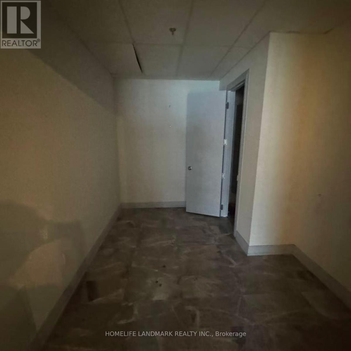 101 - 23 Lesmill Road, Toronto, Ontario  M3B 3P6 - Photo 12 - C12418395