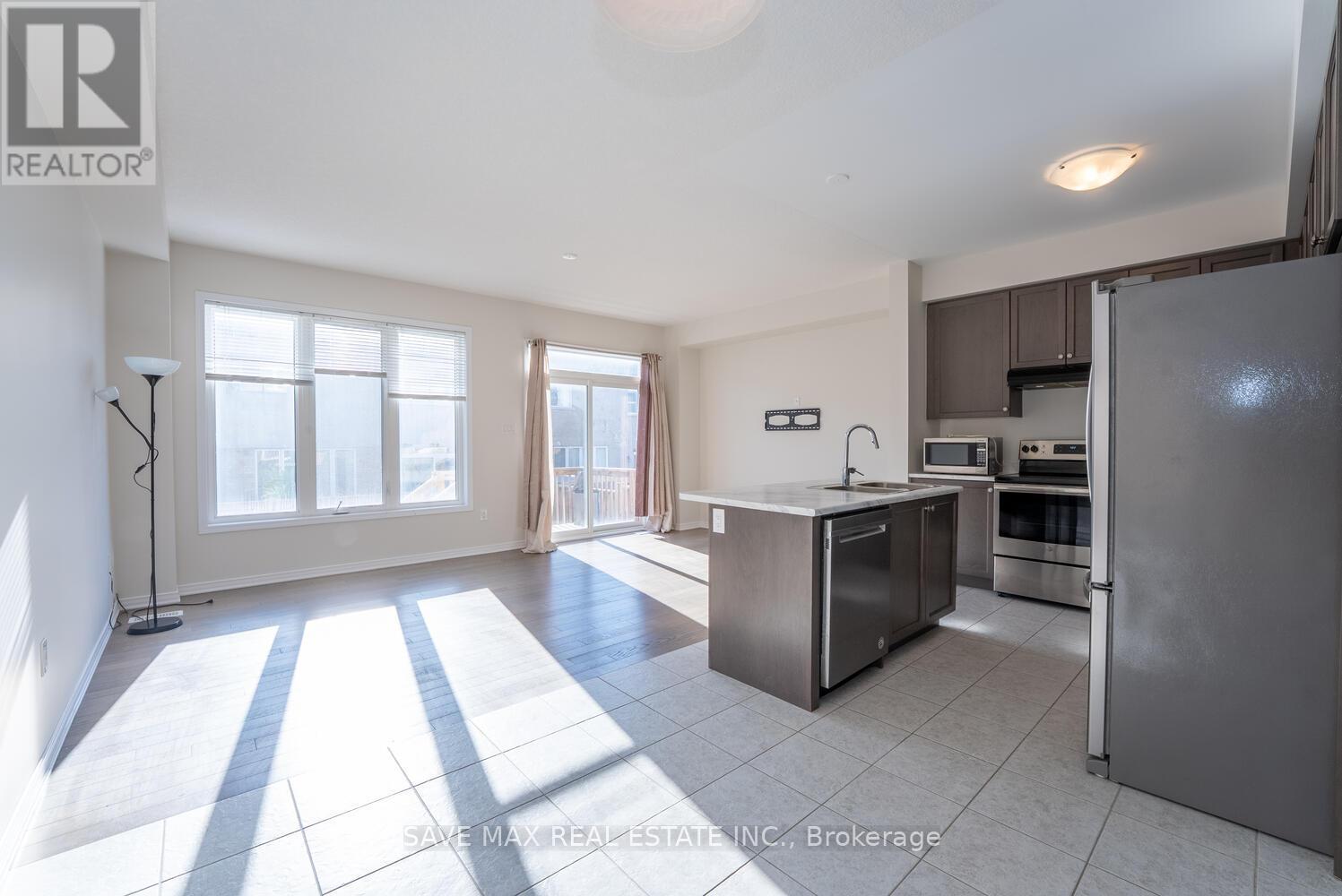27 Blacksmith Drive Nw, Woolwich, Ontario  N0B 1M0 - Photo 6 - X12432503