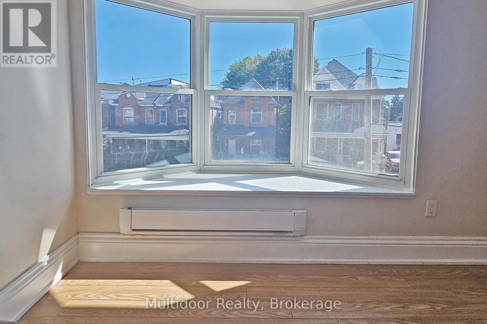 Upper - 95 Sanford Avenue N, Hamilton, Ontario  L8L 5Z1 - Photo 10 - X12444722