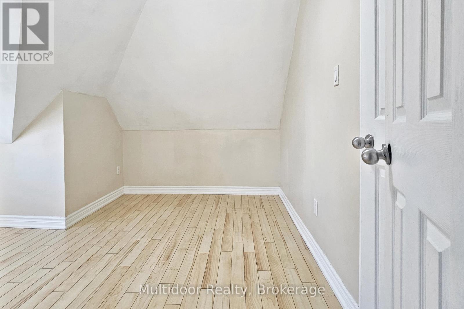 Upper - 95 Sanford Avenue N, Hamilton, Ontario  L8L 5Z1 - Photo 14 - X12444722