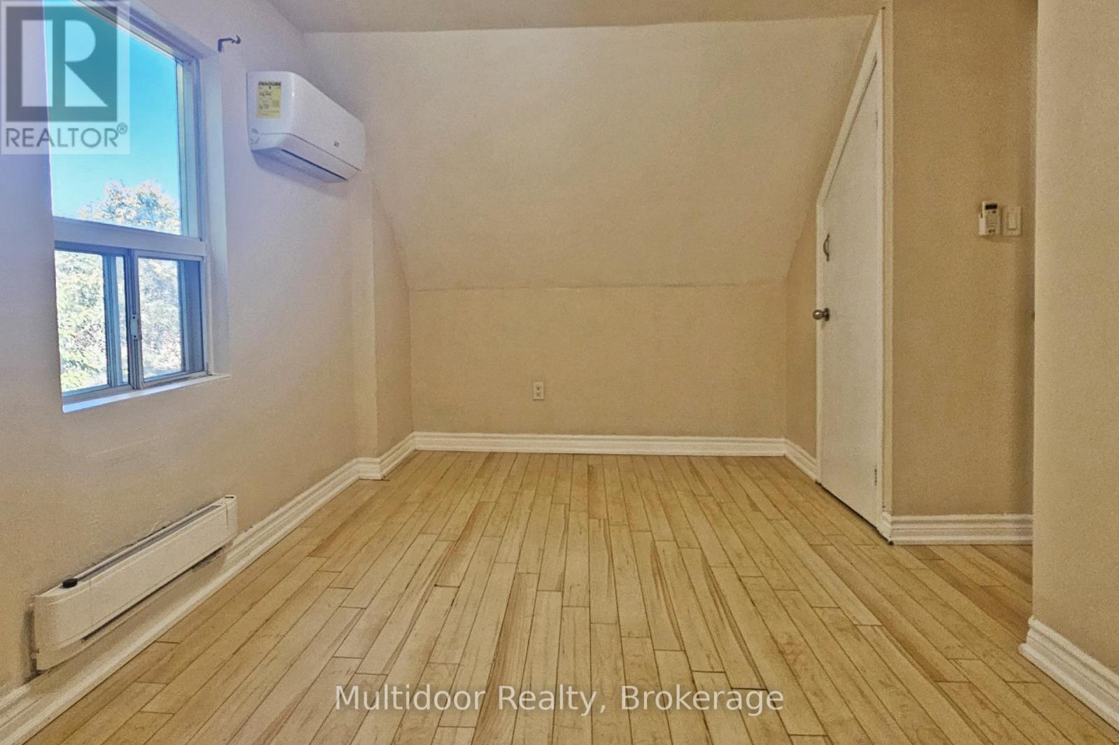 Upper - 95 Sanford Avenue N, Hamilton, Ontario  L8L 5Z1 - Photo 15 - X12444722