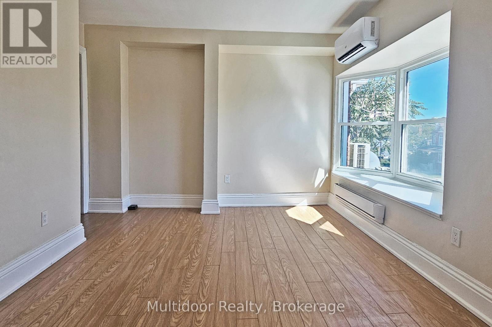 Upper - 95 Sanford Avenue N, Hamilton, Ontario  L8L 5Z1 - Photo 9 - X12444722