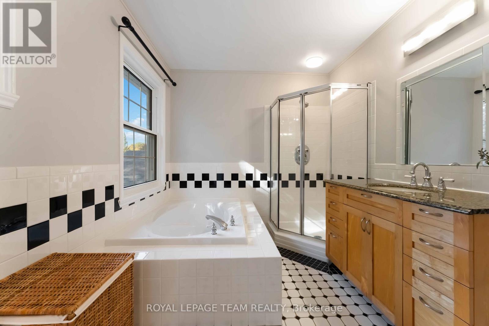 60 Vaan Drive, Ottawa, Ontario  K2G 0C9 - Photo 29 - X12440886