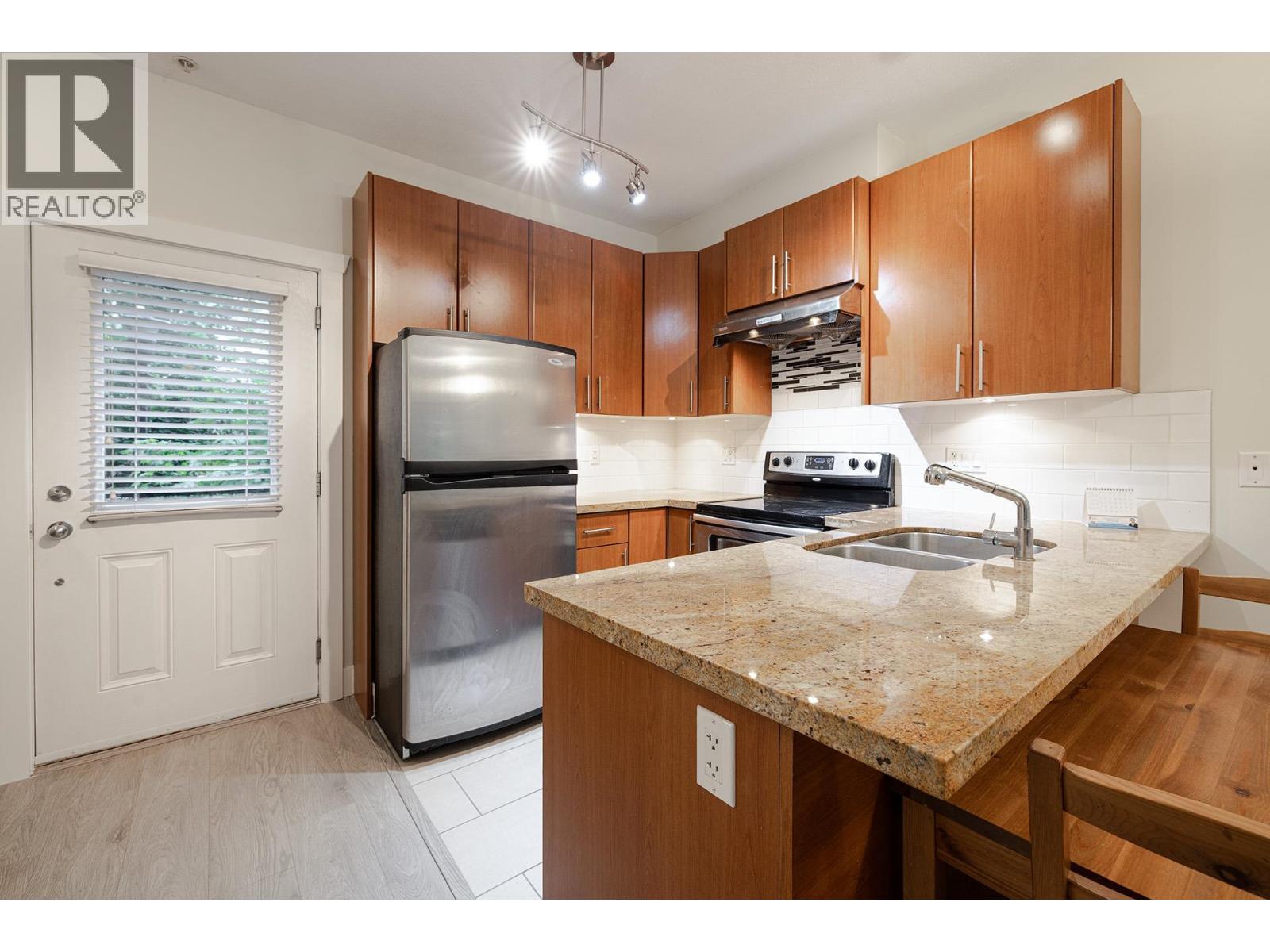 206 5211 Irmin Street, Burnaby, British Columbia  V5J 0C9 - Photo 5 - R3053777