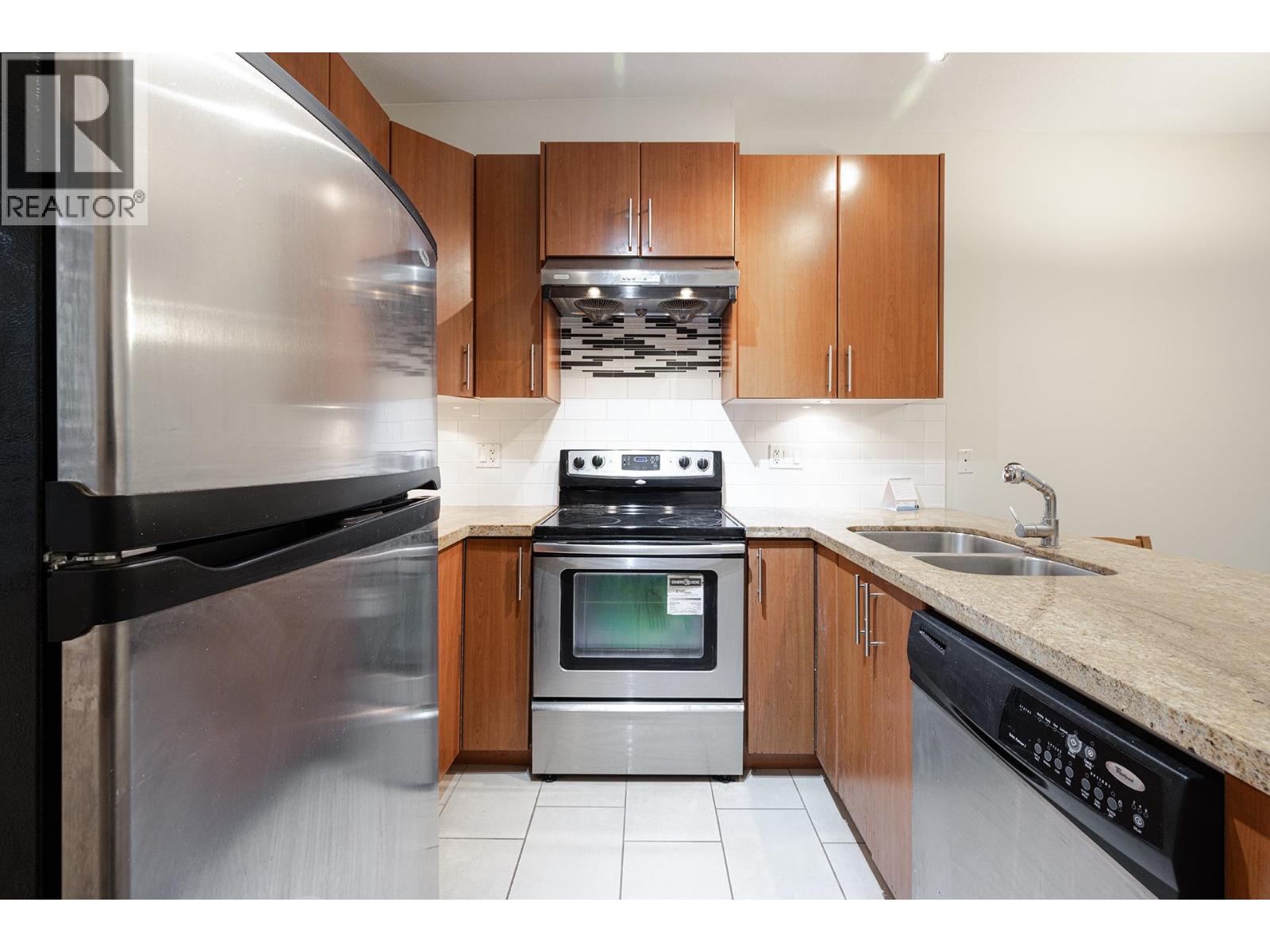 206 5211 Irmin Street, Burnaby, British Columbia  V5J 0C9 - Photo 4 - R3053777