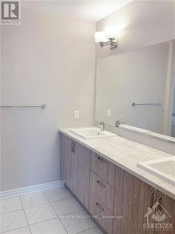 319 Brambling Way, Ottawa, Ontario  K2J 6E4 - Photo 12 - X12444742