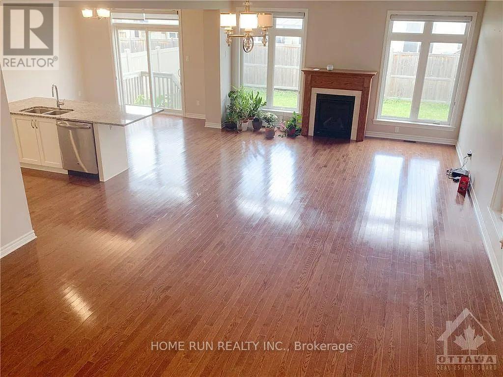 319 Brambling Way, Ottawa, Ontario  K2J 6E4 - Photo 3 - X12444742