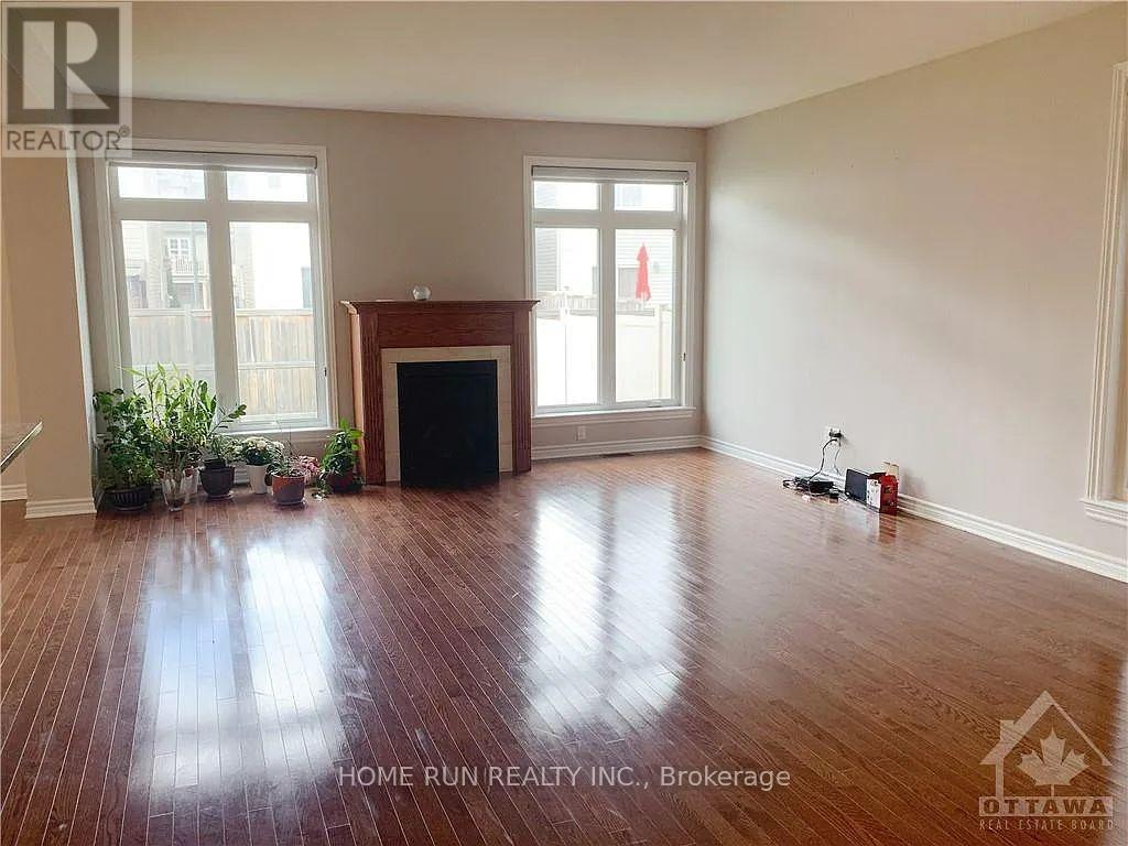 319 Brambling Way, Ottawa, Ontario  K2J 6E4 - Photo 5 - X12444742