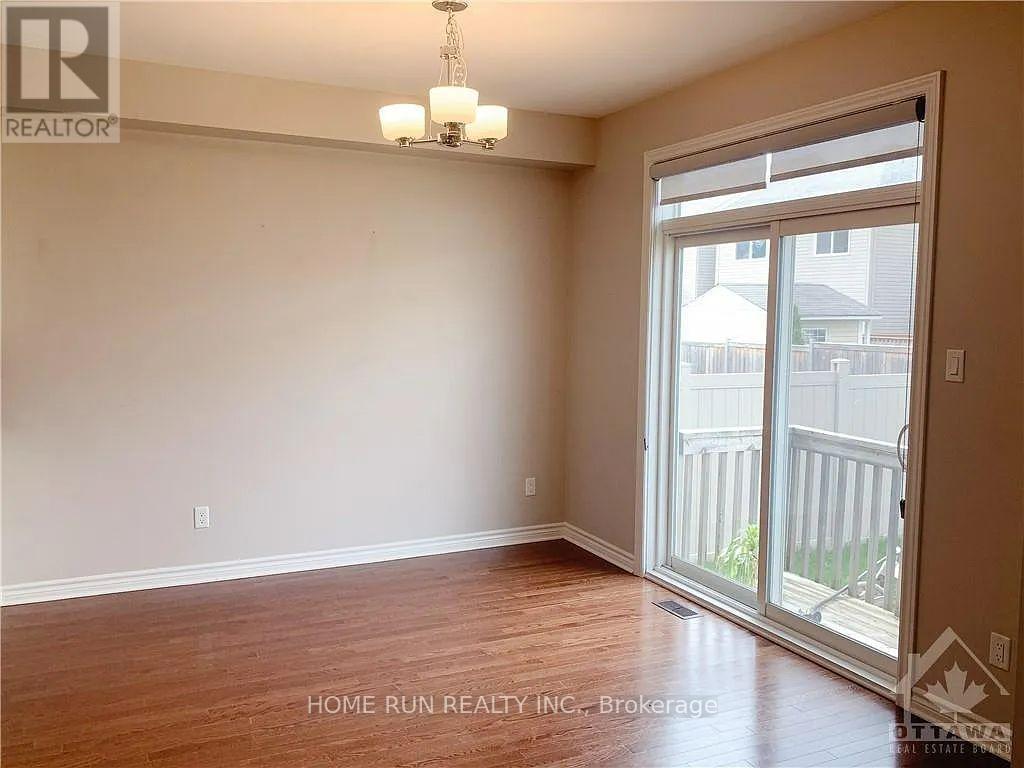 319 Brambling Way, Ottawa, Ontario  K2J 6E4 - Photo 6 - X12444742