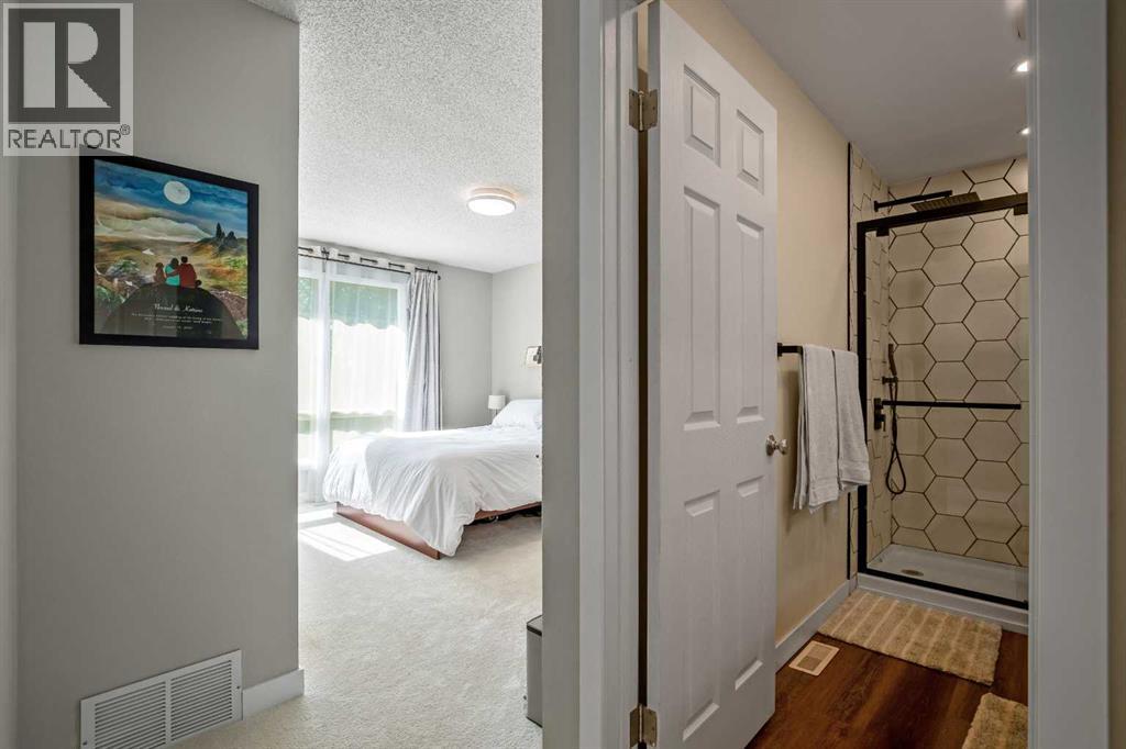 19 Hawkfield Way Nw, Calgary, Alberta  T3G 2G8 - Photo 18 - A2253618