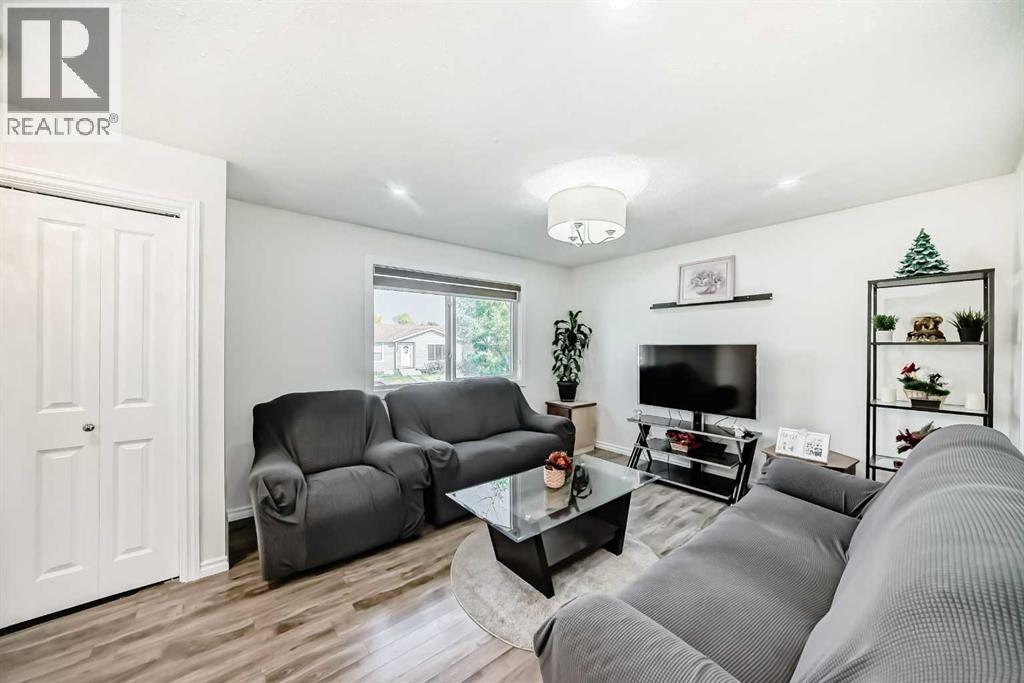 83 Castlebrook Way Ne, Calgary, Alberta  T3J 2A6 - Photo 6 - A2258520