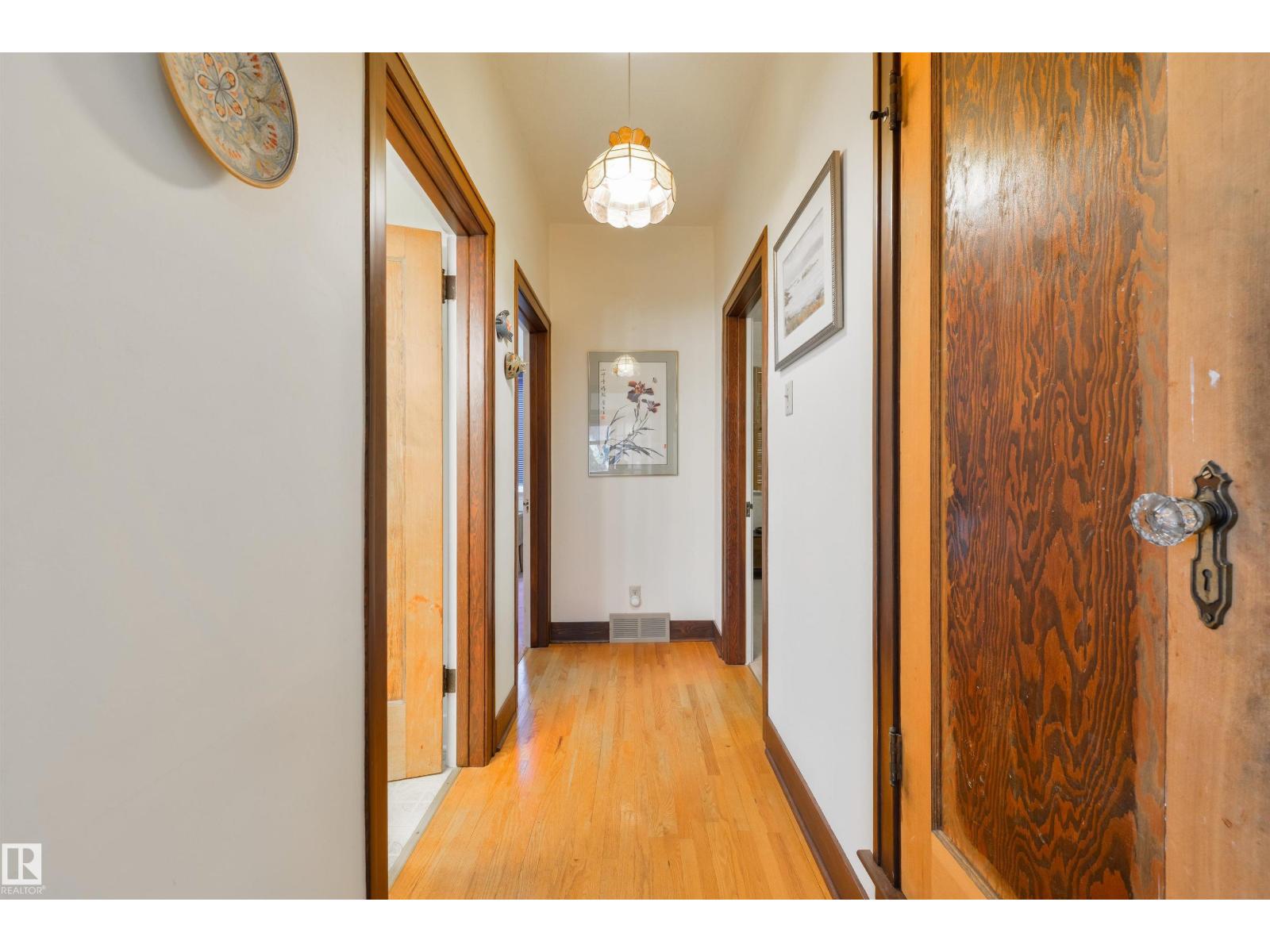 10520 74 Av Nw, Edmonton, Alberta  T6E 1G2 - Photo 15 - E4460821