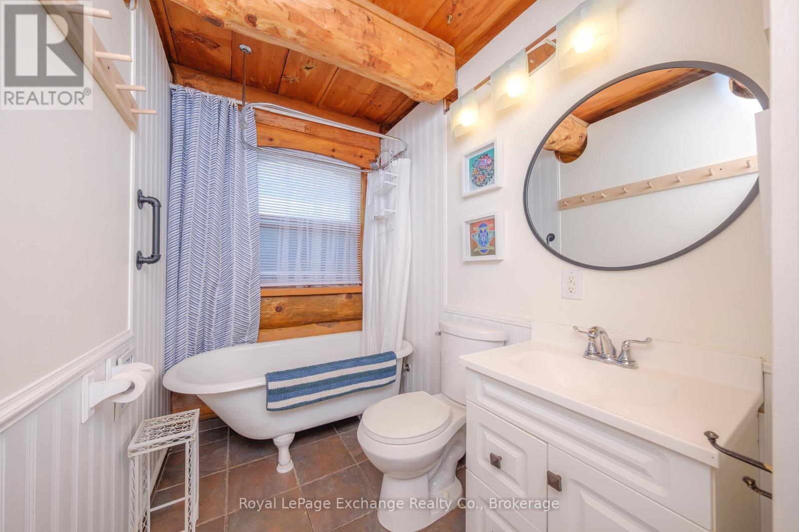 102 Onandago Place Place, Huron-Kinloss, Ontario  N2Z 2X3 - Photo 9 - X12444249