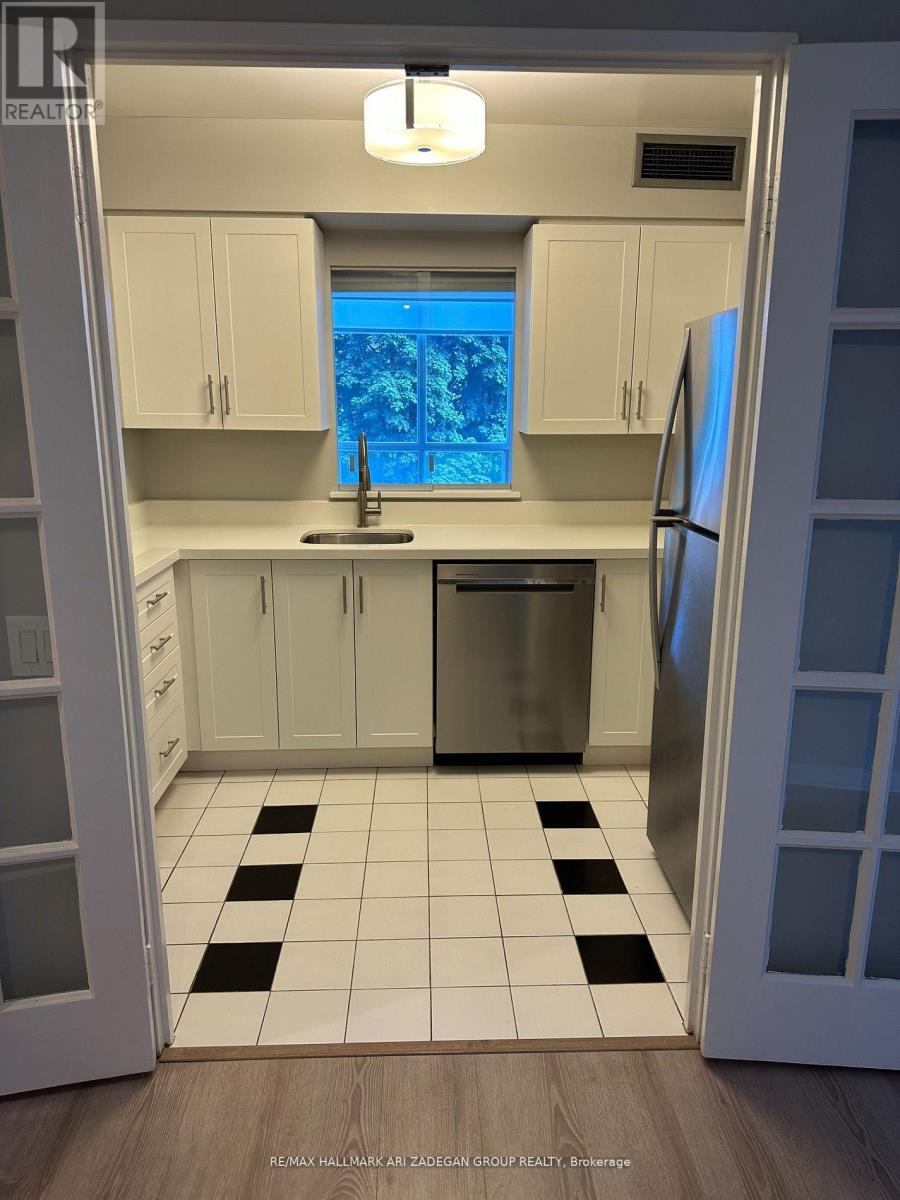 312 - 21 Overlea Boulevard, Toronto, Ontario  M4H 1P2 - Photo 7 - C12444747