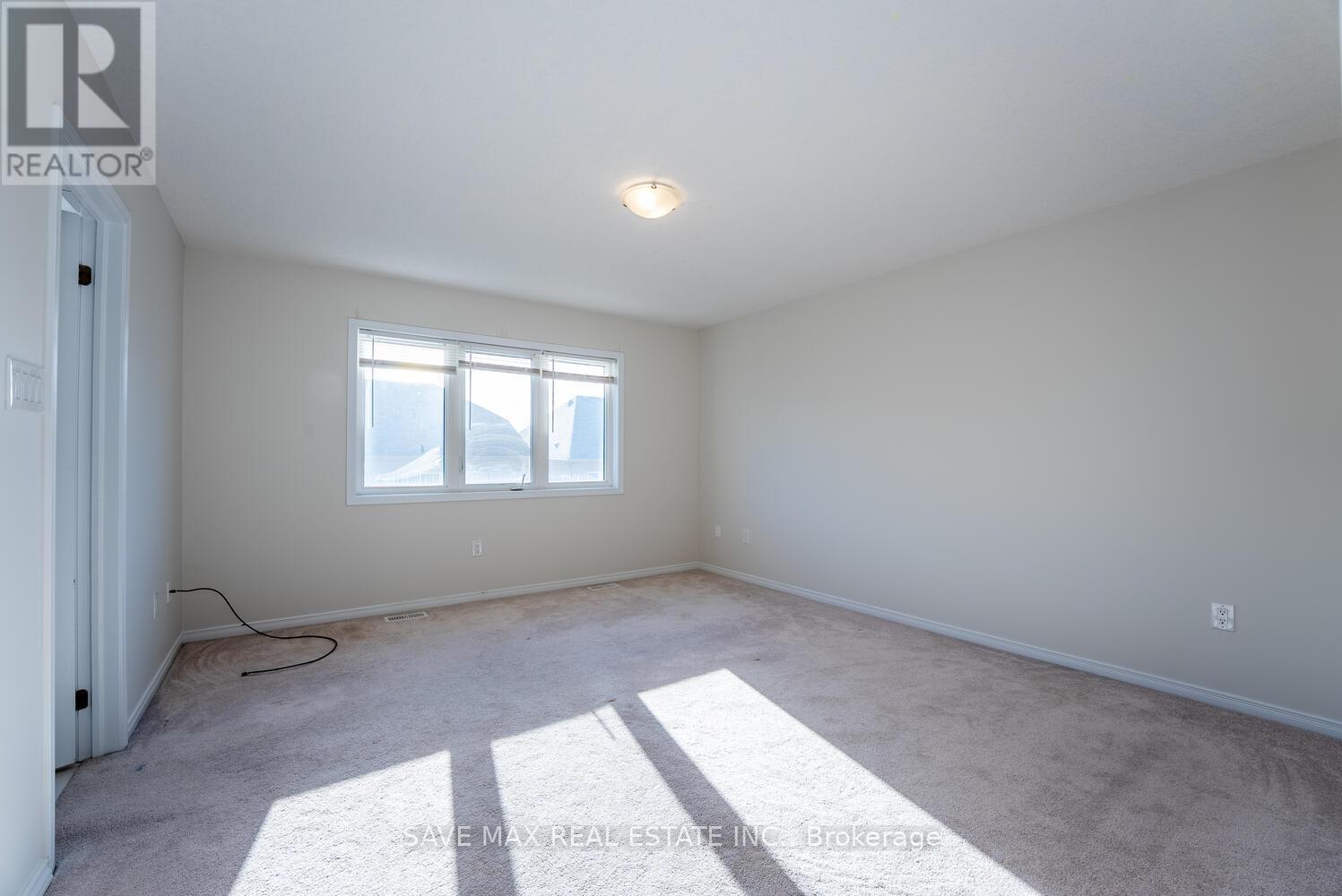 27 Blacksmith Drive, Woolwich, Ontario  N0B 1M0 - Photo 11 - X12432566