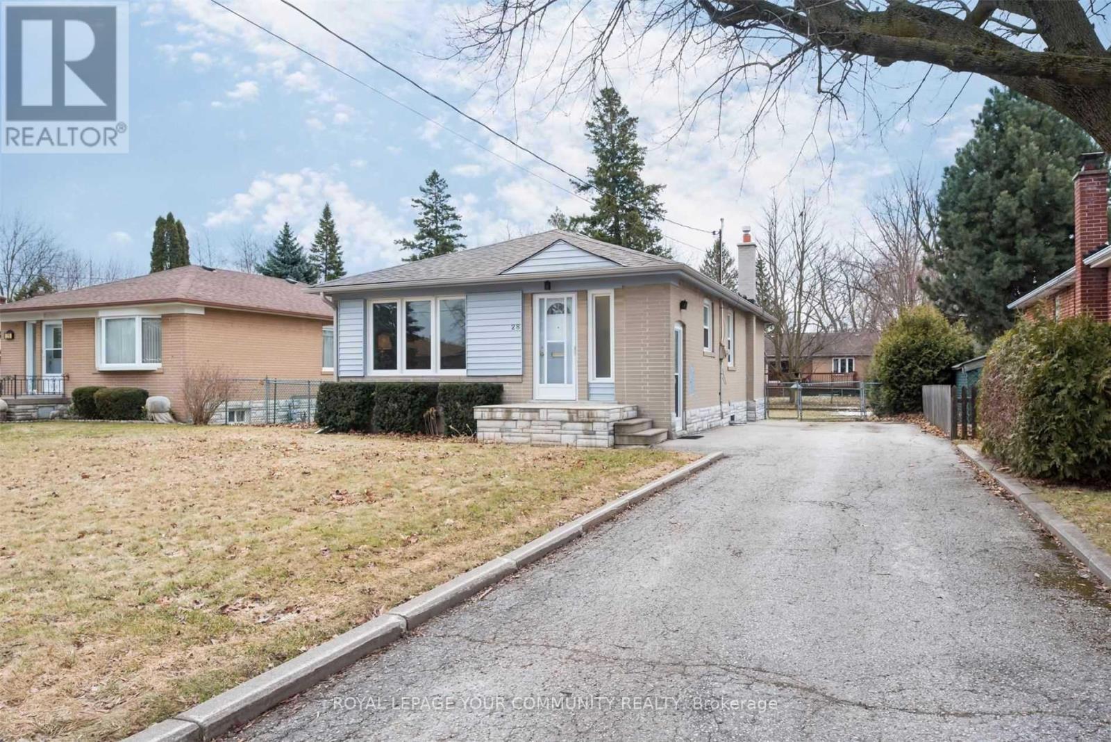 28 Rockport Crescent, Richmond Hill, Ontario  L4C 2L6 - Photo 1 - N12444748