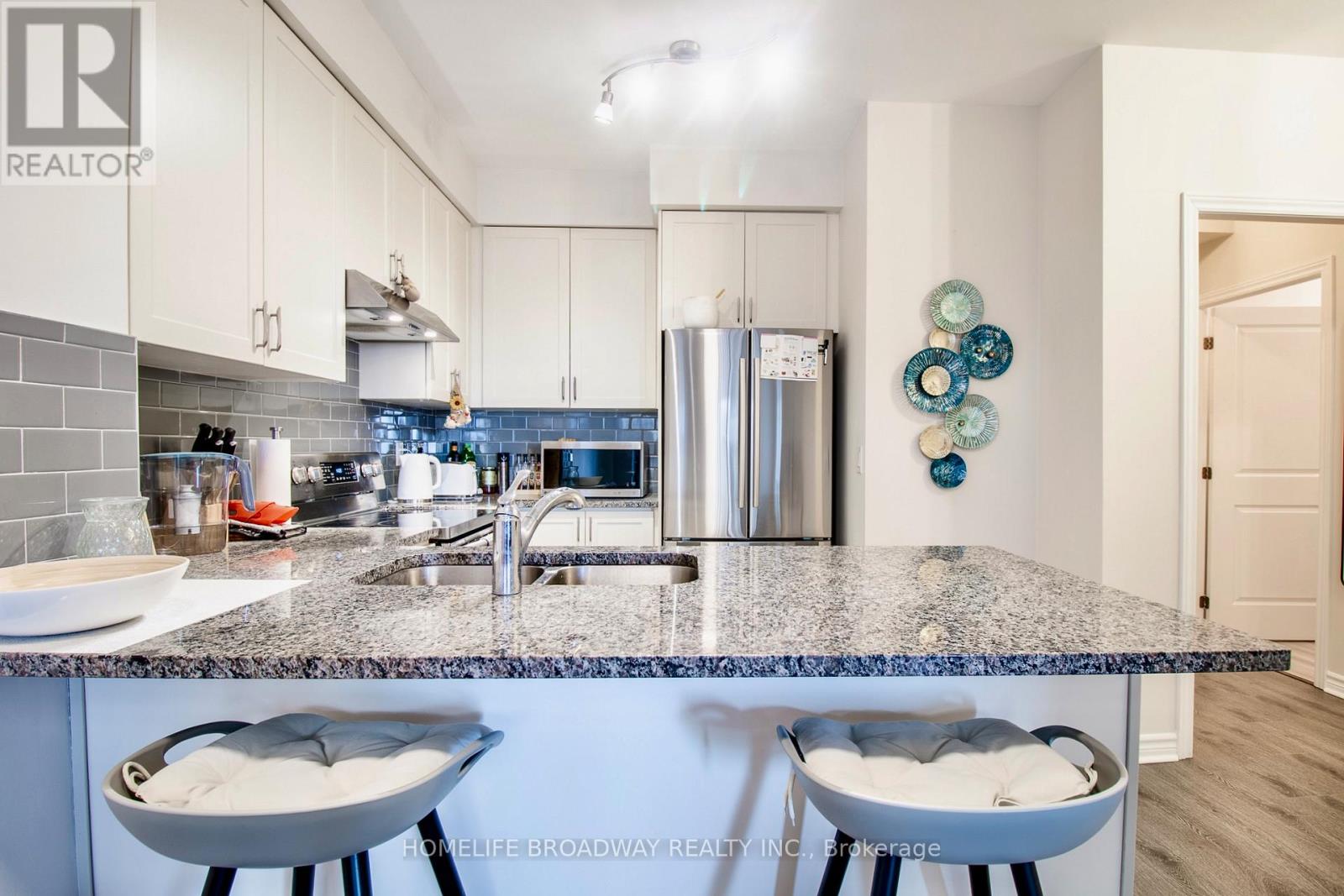 815 - 9255 Jane Street, Vaughan (Maple), Ontario  L6A 0K1 - Photo 1 - N12444749