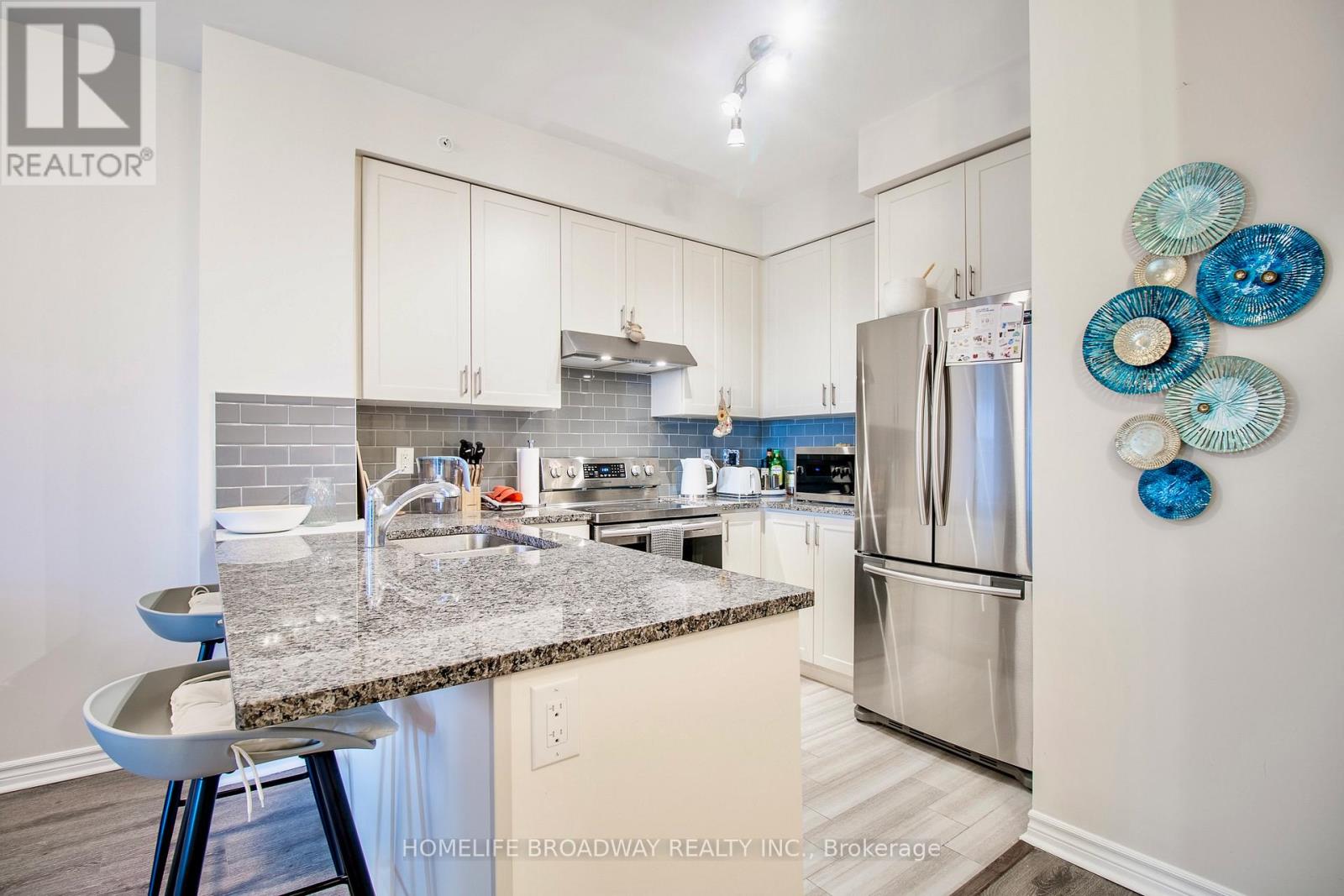 815 - 9255 Jane Street, Vaughan (Maple), Ontario  L6A 0K1 - Photo 2 - N12444749