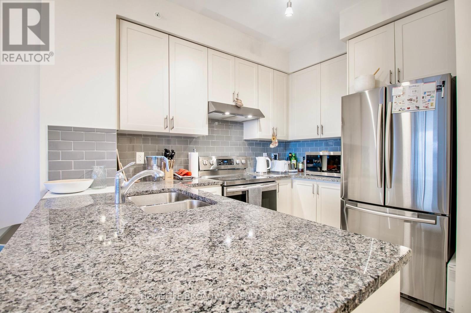 815 - 9255 Jane Street, Vaughan (Maple), Ontario  L6A 0K1 - Photo 4 - N12444749