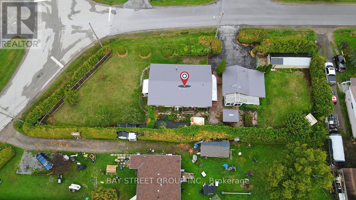 381 Water Drive, Georgina, Ontario  L4P 3A8 - Photo 10 - N12444750