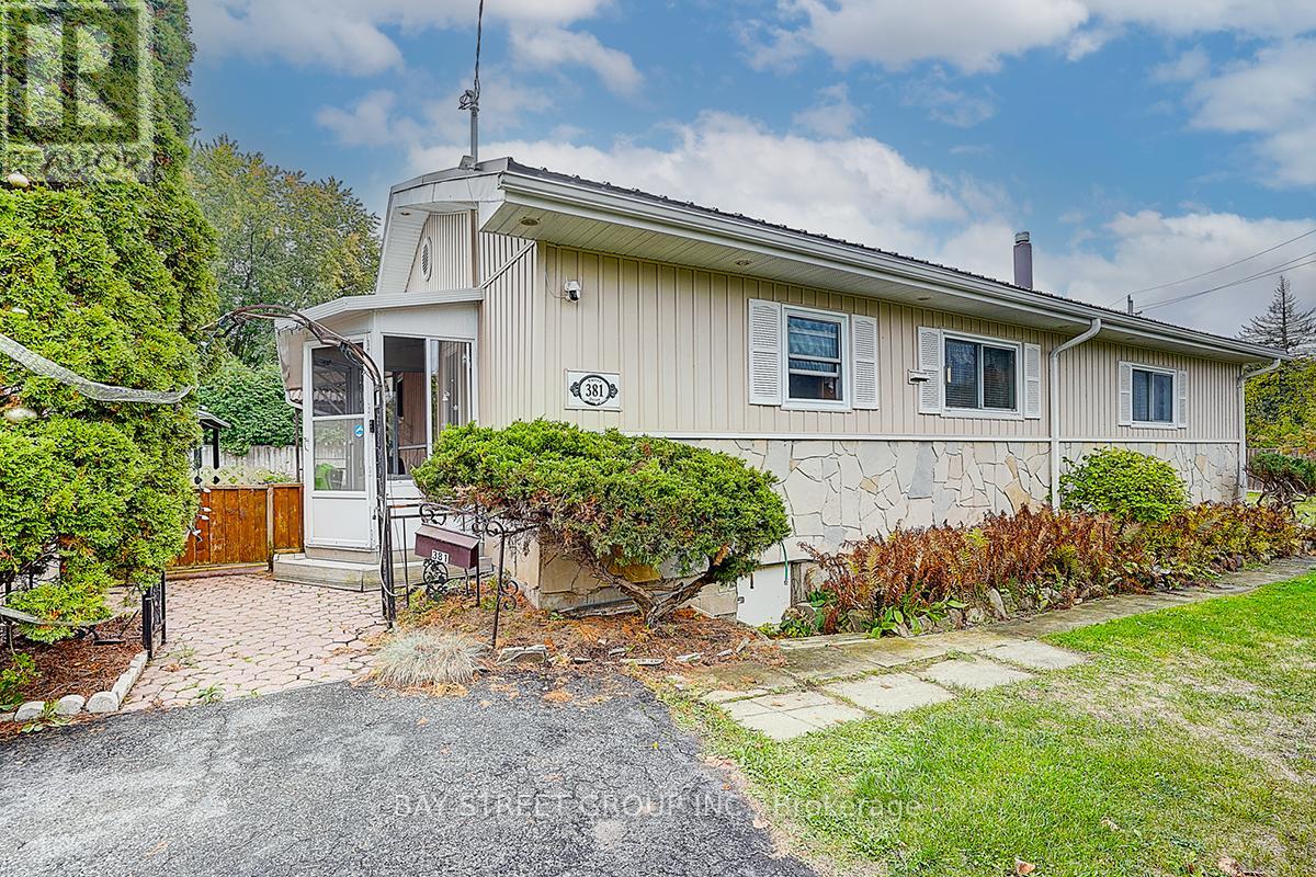381 Water Drive, Georgina, Ontario  L4P 3A8 - Photo 17 - N12444750