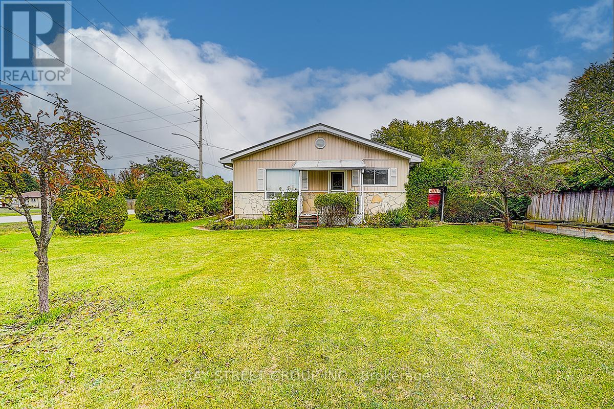 381 Water Drive, Georgina, Ontario  L4P 3A8 - Photo 20 - N12444750