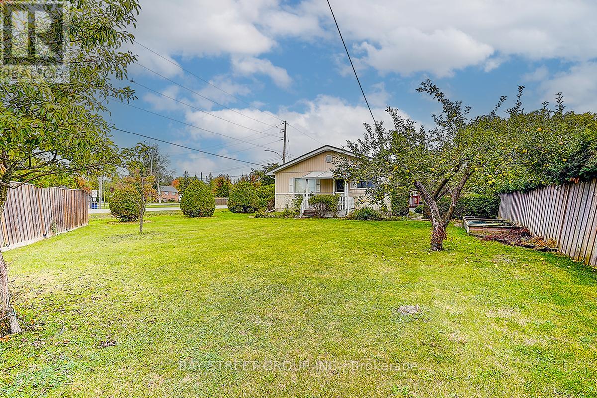 381 Water Drive, Georgina, Ontario  L4P 3A8 - Photo 21 - N12444750