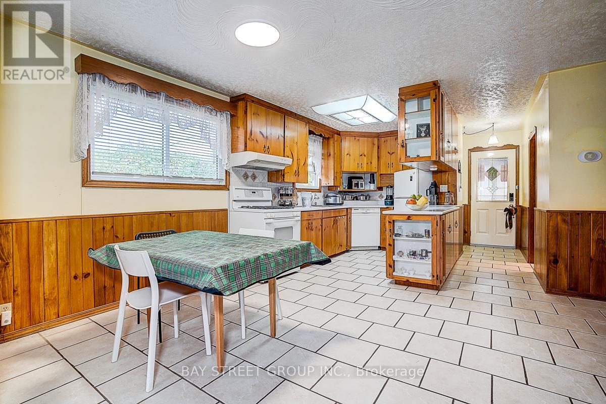 381 Water Drive, Georgina, Ontario  L4P 3A8 - Photo 29 - N12444750