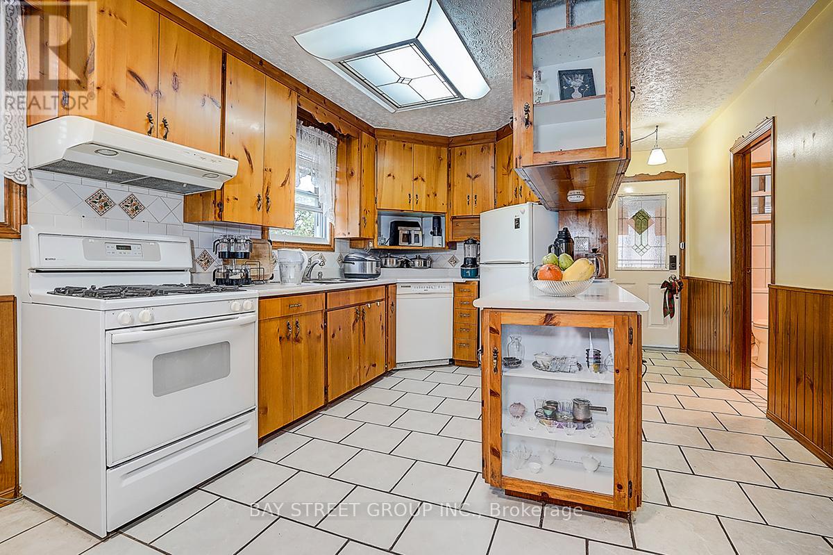 381 Water Drive, Georgina, Ontario  L4P 3A8 - Photo 31 - N12444750