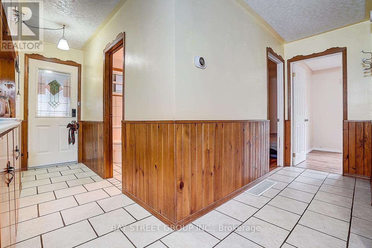 381 Water Drive, Georgina, Ontario  L4P 3A8 - Photo 34 - N12444750