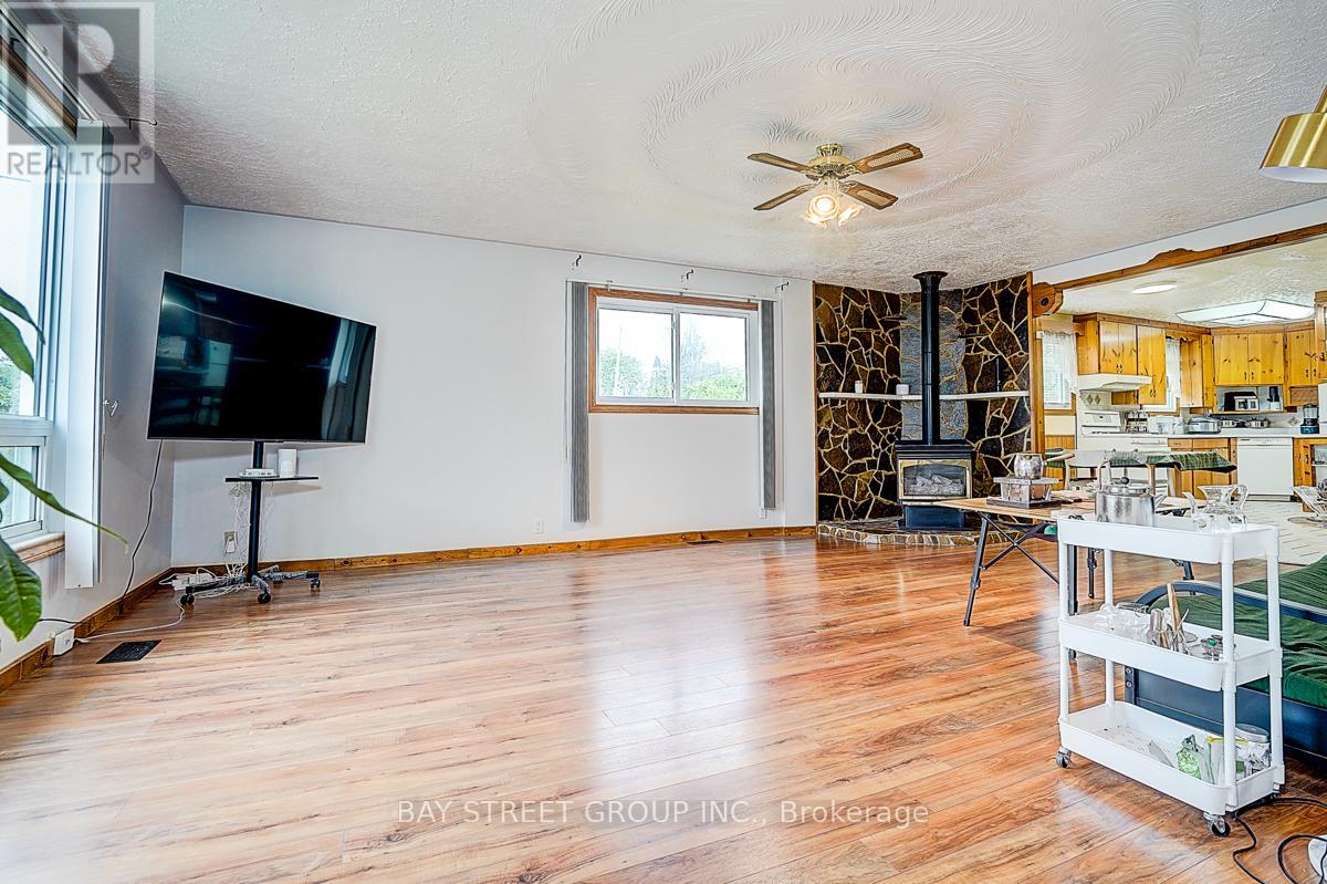 381 Water Drive, Georgina, Ontario  L4P 3A8 - Photo 41 - N12444750
