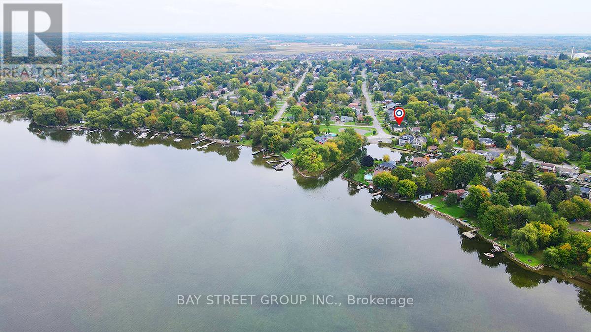 381 Water Drive, Georgina, Ontario  L4P 3A8 - Photo 7 - N12444750