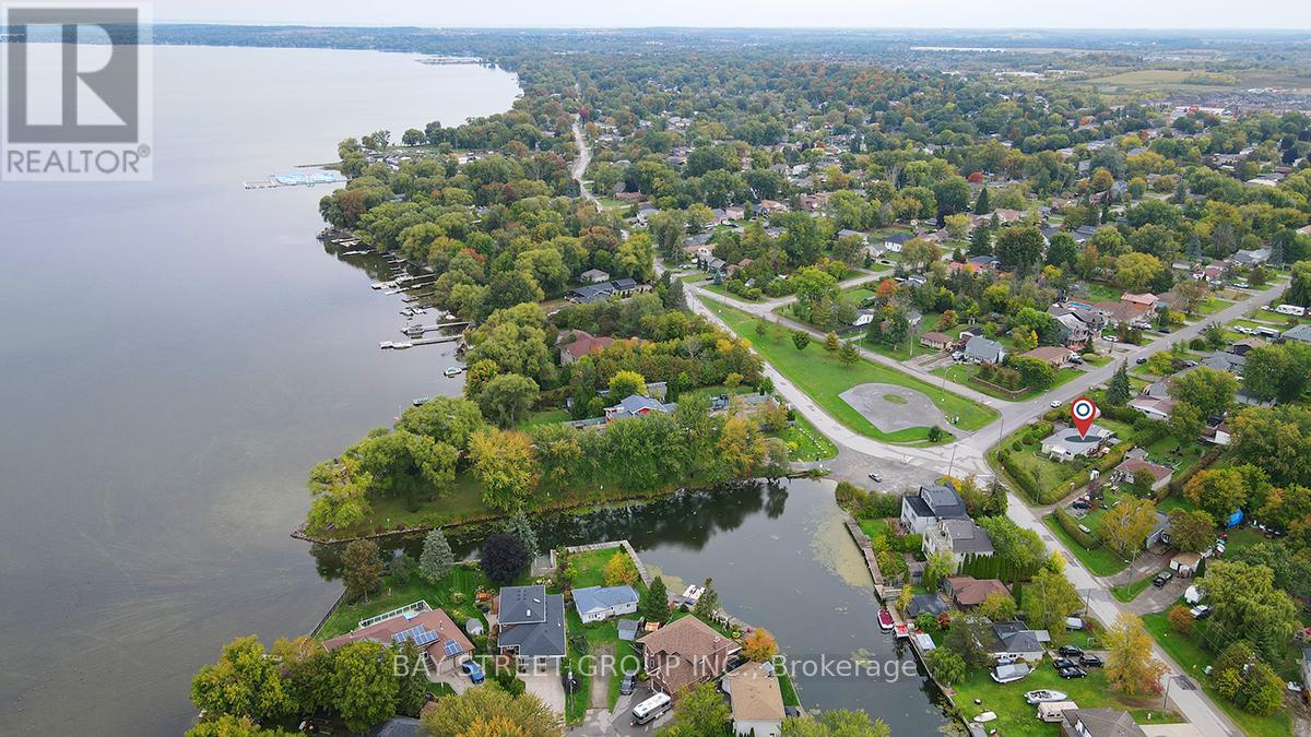 381 Water Drive, Georgina, Ontario  L4P 3A8 - Photo 9 - N12444750