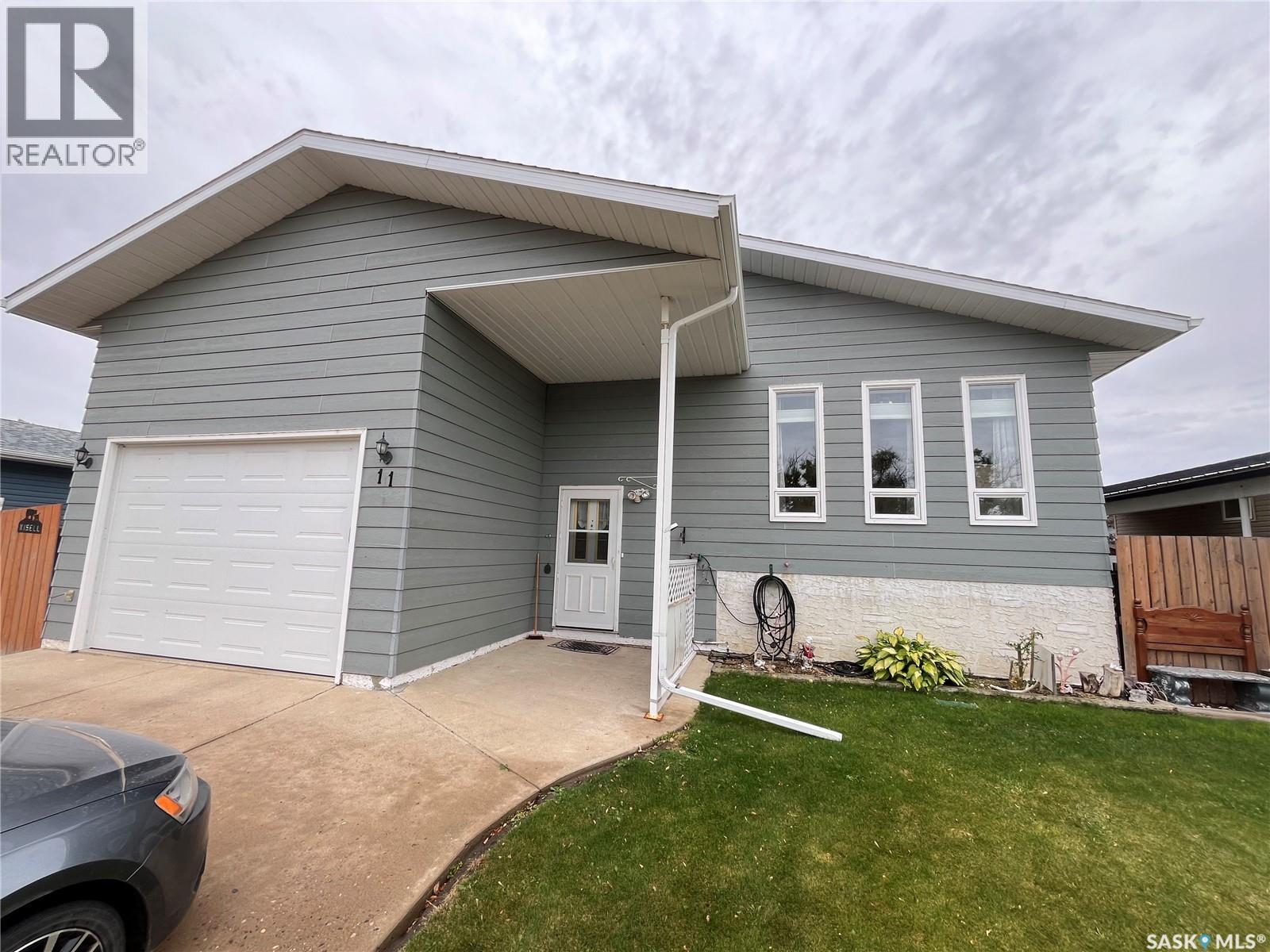 11 2nd AVENUE W, Maple Creek, Saskatchewan