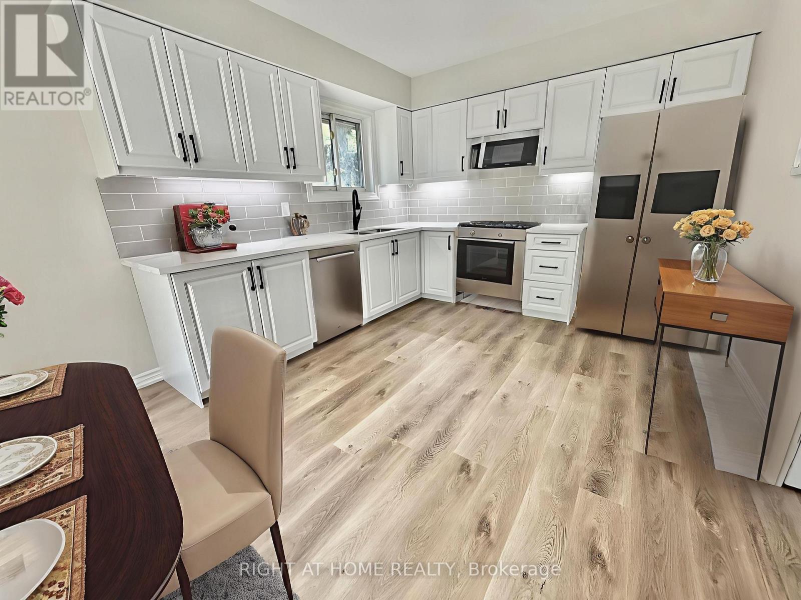 13 - 2 Wooded Carse Way, Toronto, Ontario  M2R 3H7 - Photo 4 - C12410048
