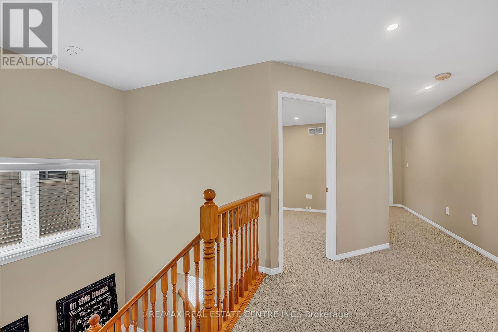 35 Pantano Drive, Hamilton, Ontario  L9B 2Y4 - Photo 16 - X12373743