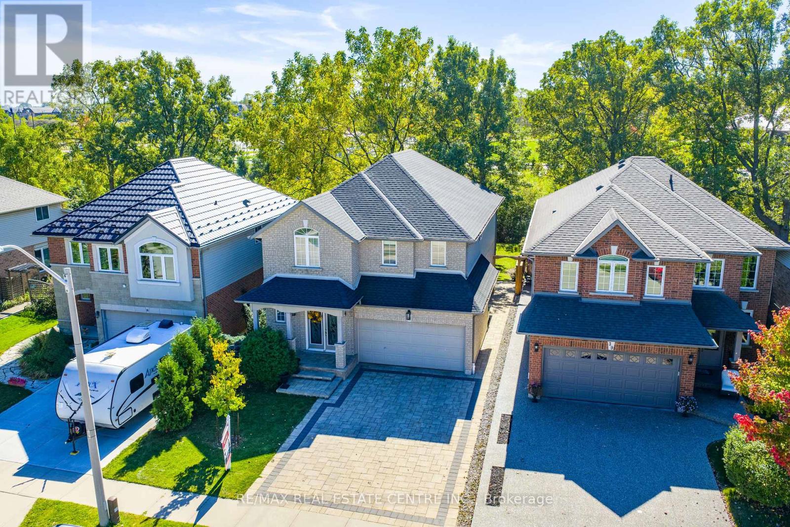 35 Pantano Drive, Hamilton, Ontario  L9B 2Y4 - Photo 49 - X12373743