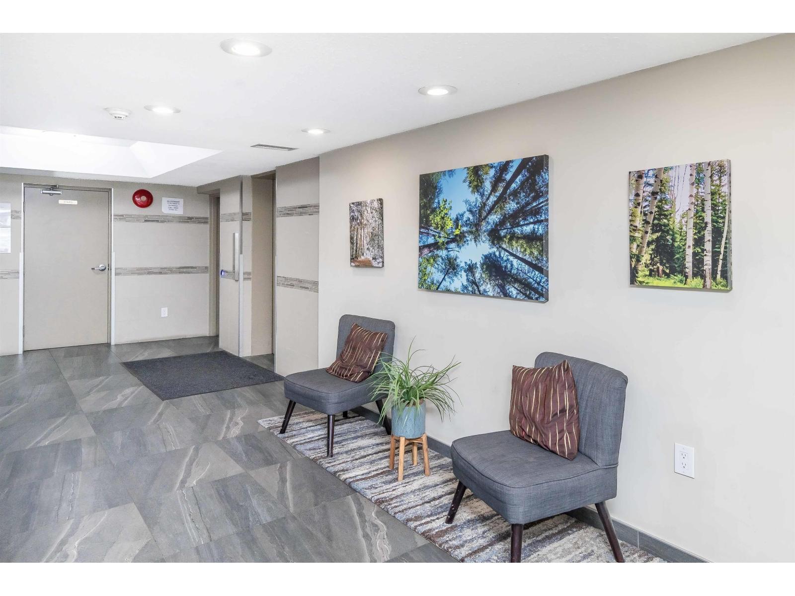 206 9682 134 Street, Surrey, British Columbia  V3T 5L6 - Photo 4 - R3055238