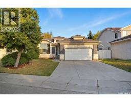 302 Blackthorn CRESCENT Briarwood