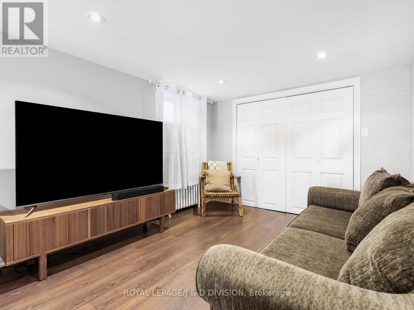 479 Ridelle Avenue, Toronto, Ontario  M6B 1K6 - Photo 19 - W12443417