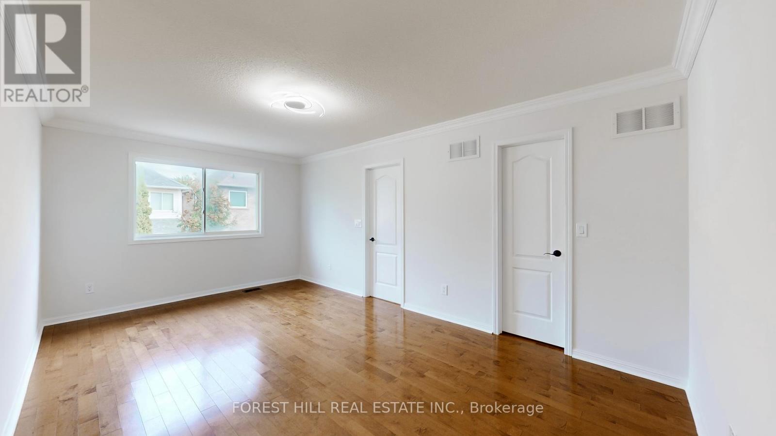 4 Lionheart Lane, Markham, Ontario  L6C 2B7 - Photo 12 - N12444758