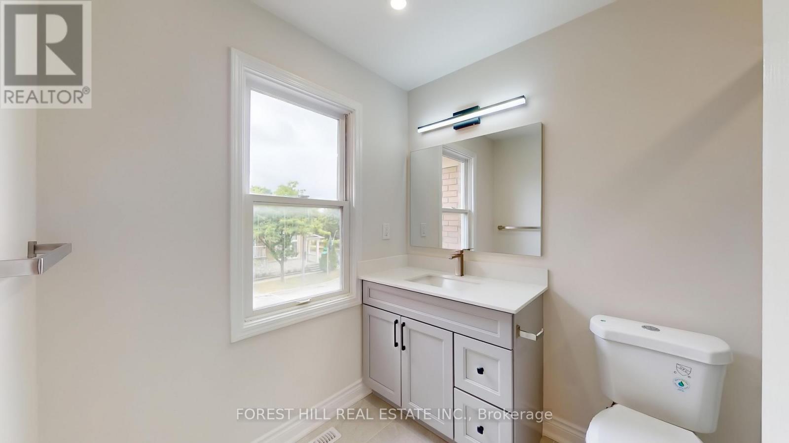 4 Lionheart Lane, Markham, Ontario  L6C 2B7 - Photo 24 - N12444758