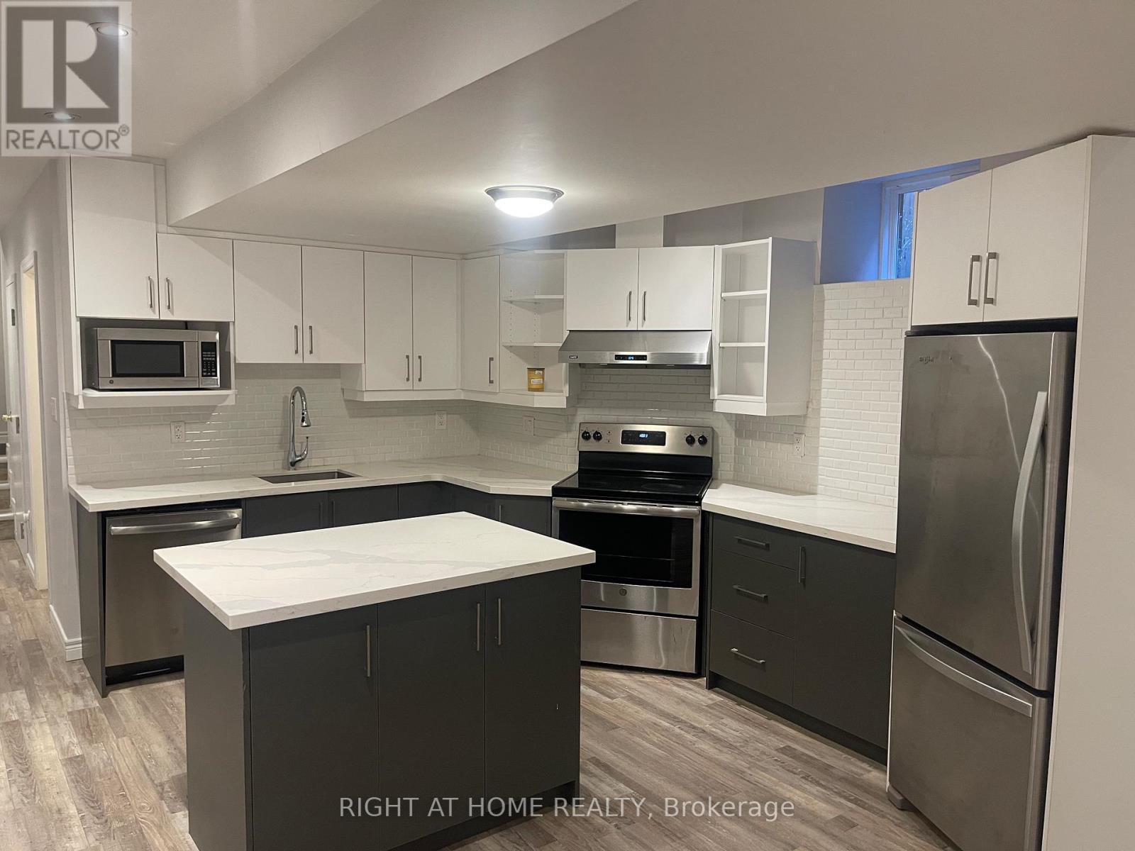 1367 King Street, Toronto, Ontario  M6K 1H4 - Photo 12 - W12444754