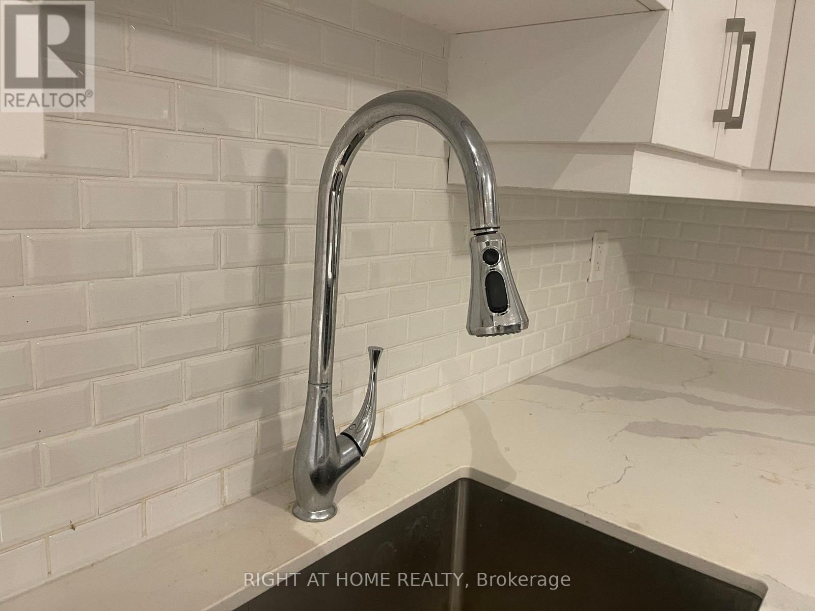 1367 King Street, Toronto, Ontario  M6K 1H4 - Photo 14 - W12444754